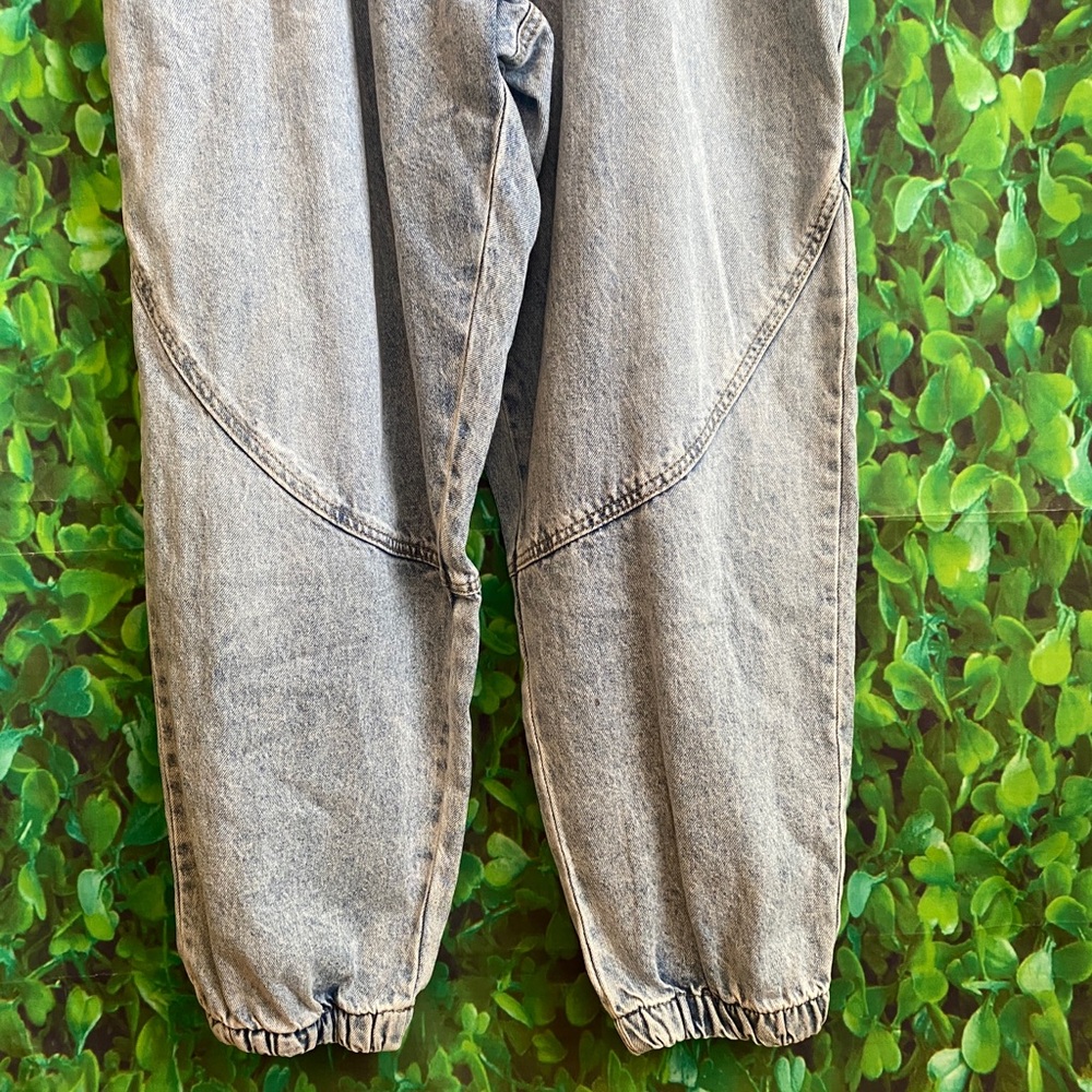 Forever 21 - Denim Jumpsuit (curvy size) - Picture 2 of 8